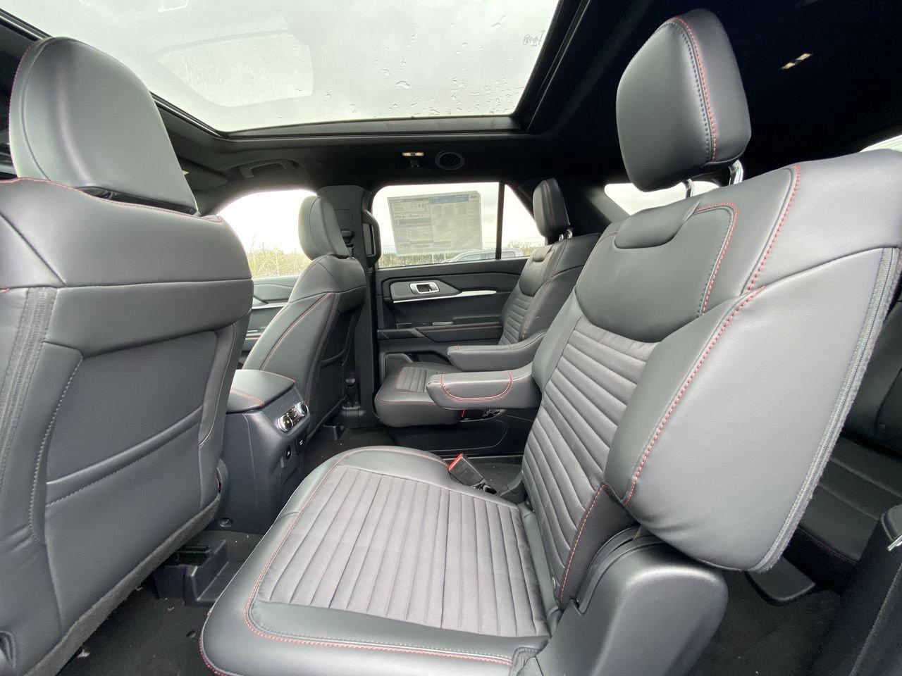 2026 Ford Explorer ST-Line Photo