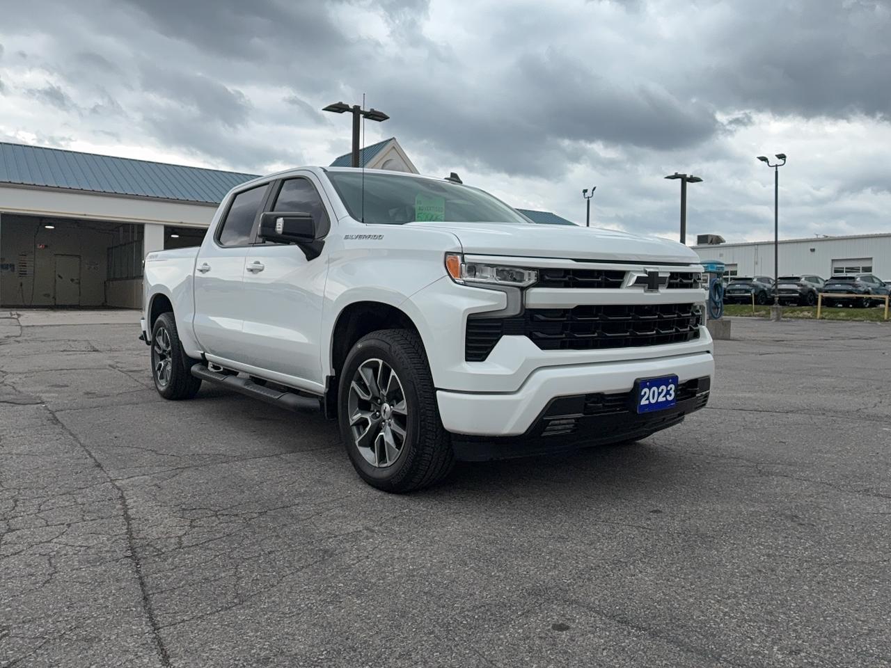 2023 Chevrolet Silverado 1500 RST CrewCab 4WD 5.3L8cylGas 5'10"Box Roof Leather Photo3