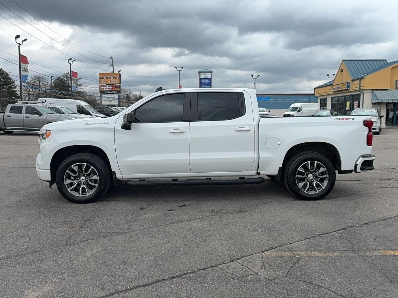 2023 Chevrolet Silverado 1500 RST CrewCab 4WD 5.3L8cylGas 5'10"Box Roof Leather Photo