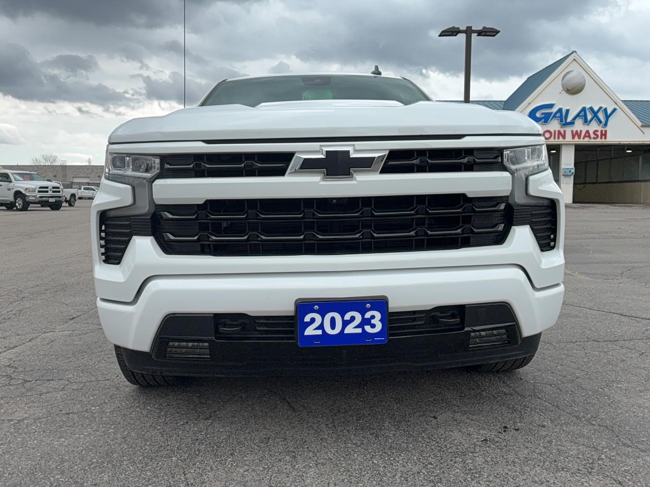 2023 Chevrolet Silverado 1500 RST CrewCab 4WD 5.3L8cylGas 5'10"Box Roof Leather Photo2