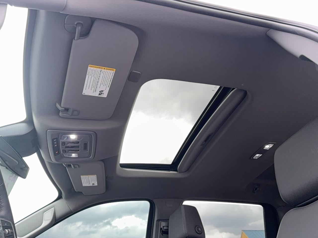 2023 Chevrolet Silverado 1500 RST CrewCab 4WD 5.3L8cylGas 5'10"Box Roof Leather Photo