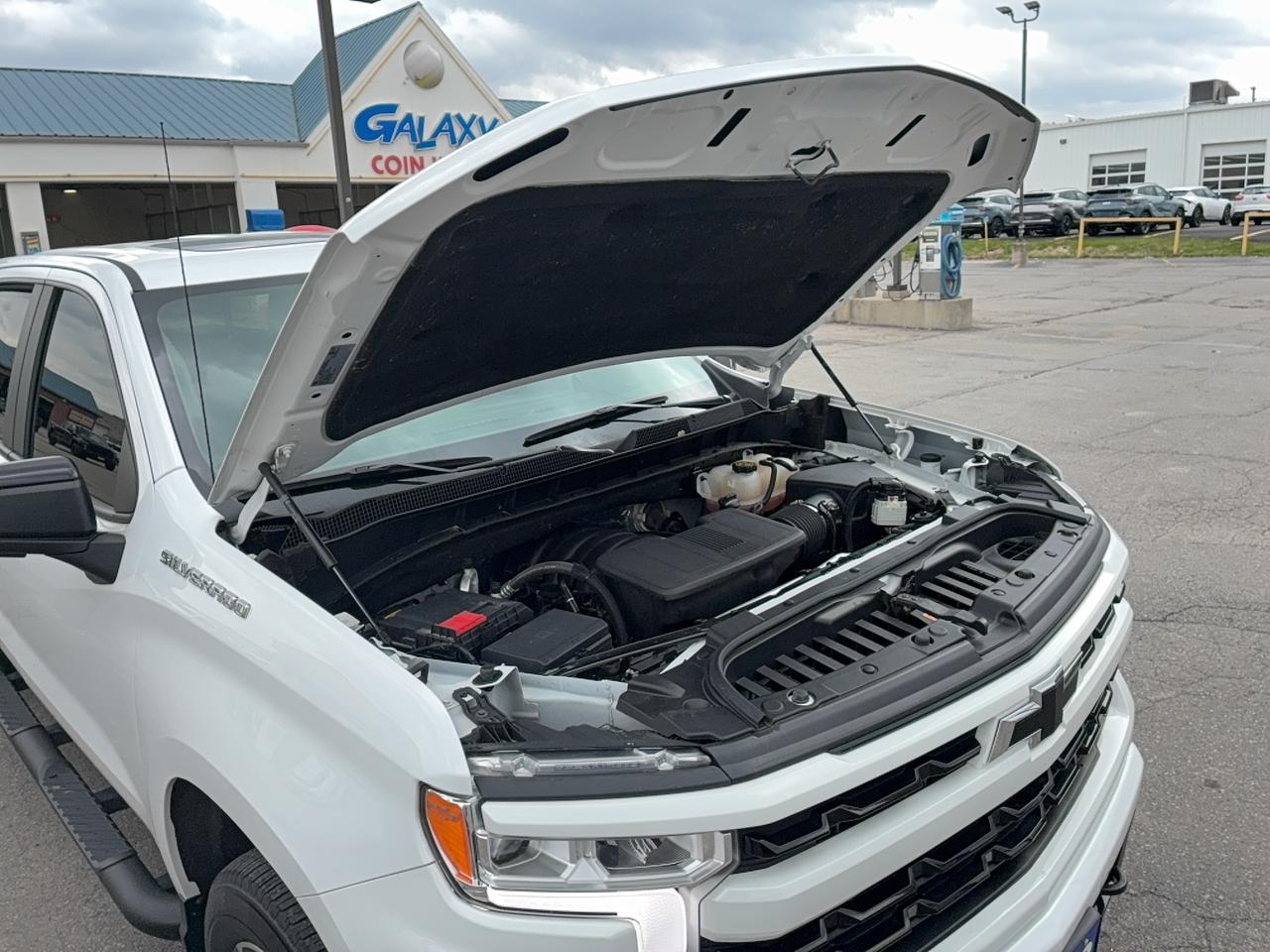 2023 Chevrolet Silverado 1500 RST CrewCab 4WD 5.3L8cylGas 5'10"Box Roof Leather Photo