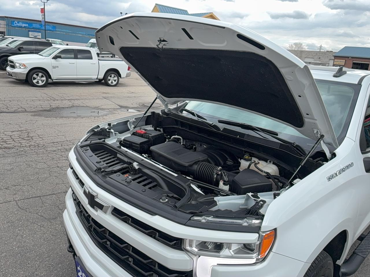 2023 Chevrolet Silverado 1500 RST CrewCab 4WD 5.3L8cylGas 5'10"Box Roof Leather Photo