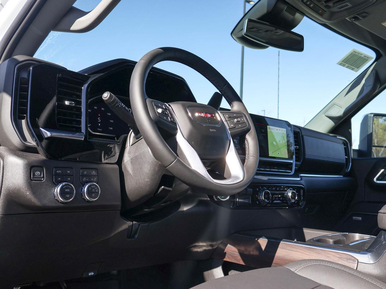 2026 GMC SIERRA 2500HD SLT Photo