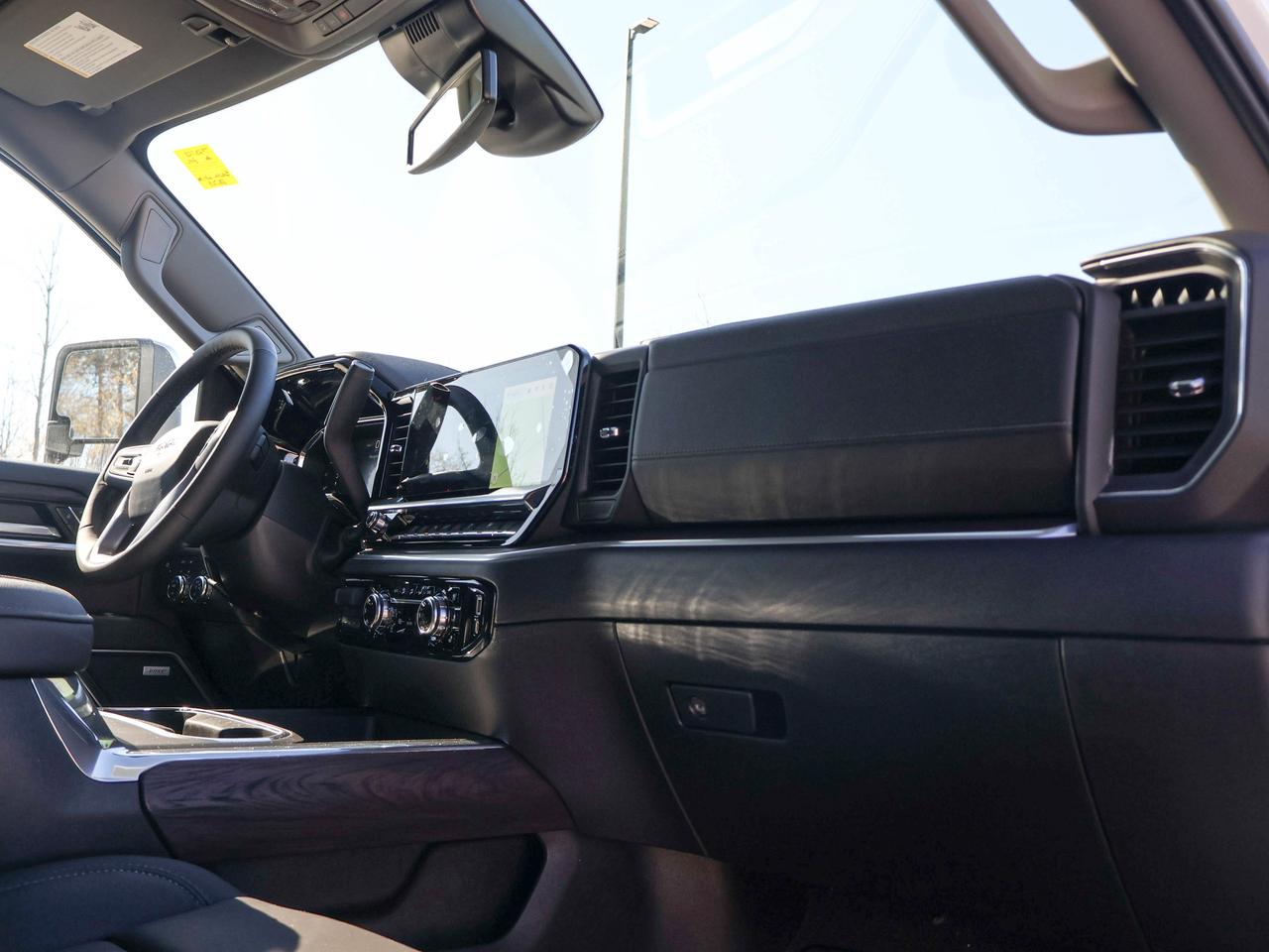2026 GMC SIERRA 2500HD SLT Photo