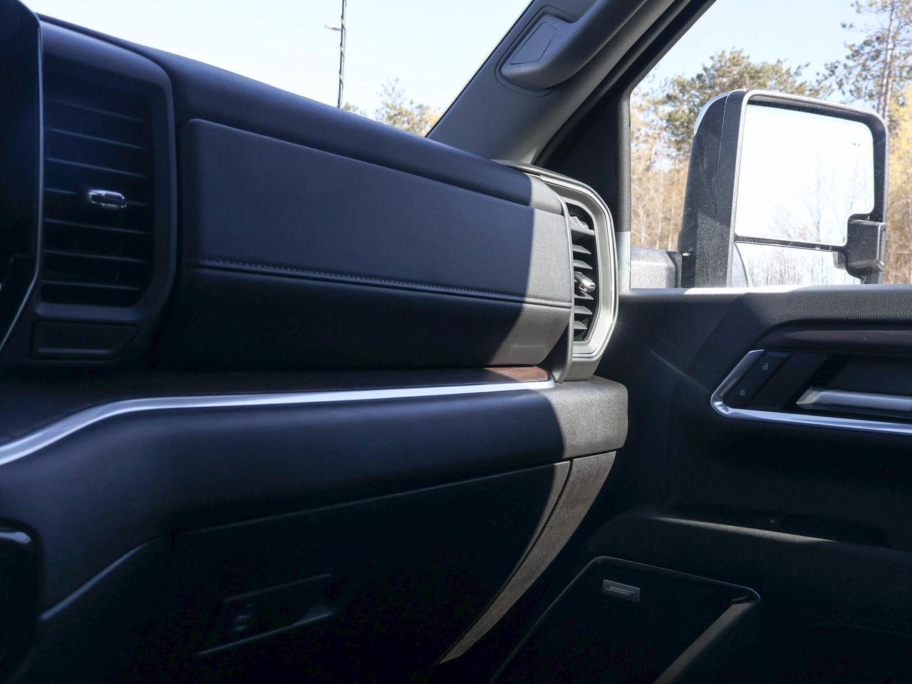 2026 GMC SIERRA 2500HD SLT Photo