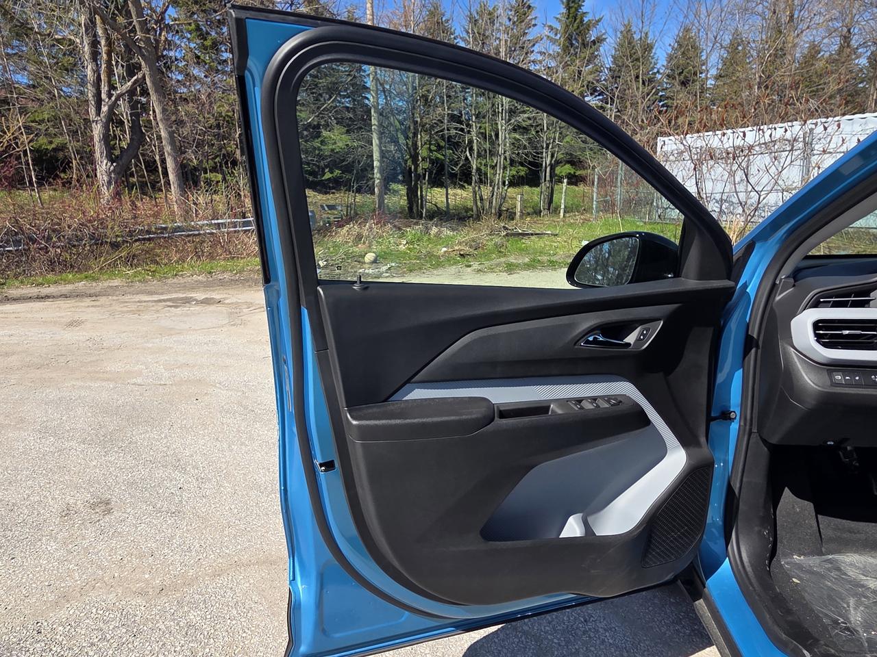 2027 Chevrolet Bolt RS Photo