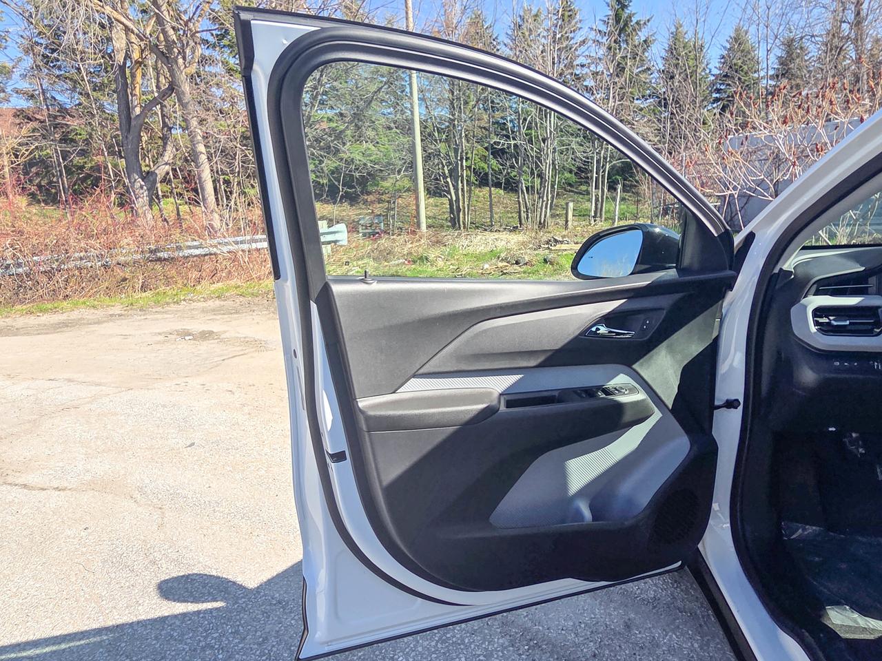 2027 Chevrolet Bolt RS Photo