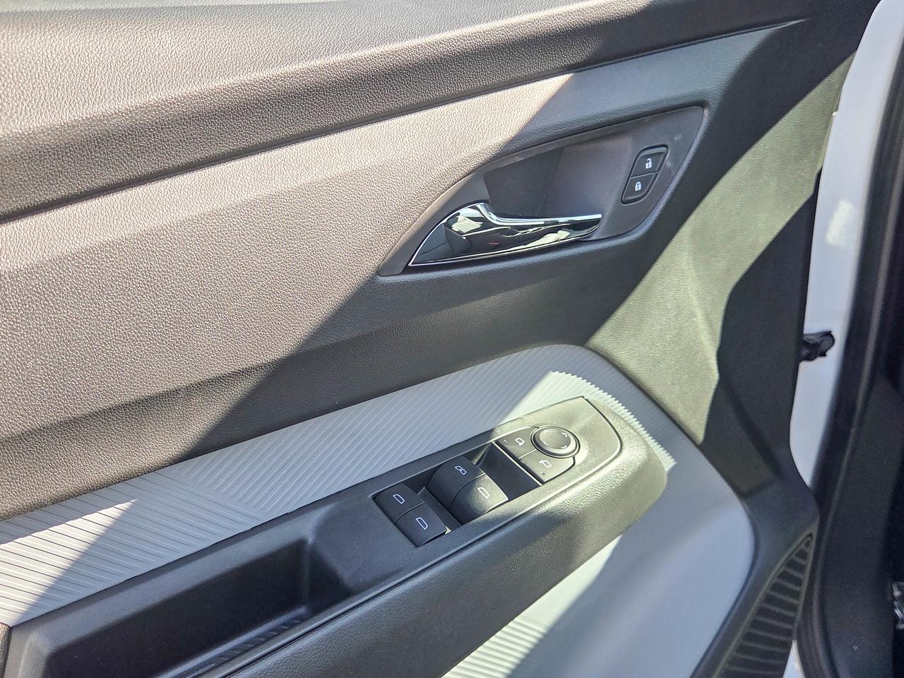2027 Chevrolet Bolt RS Photo