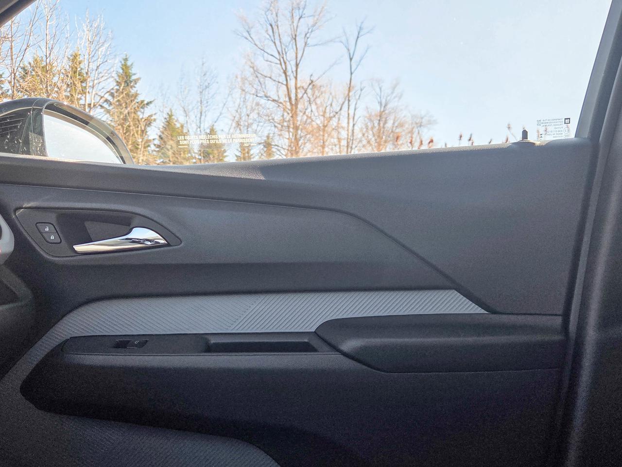 2027 Chevrolet Bolt RS Photo