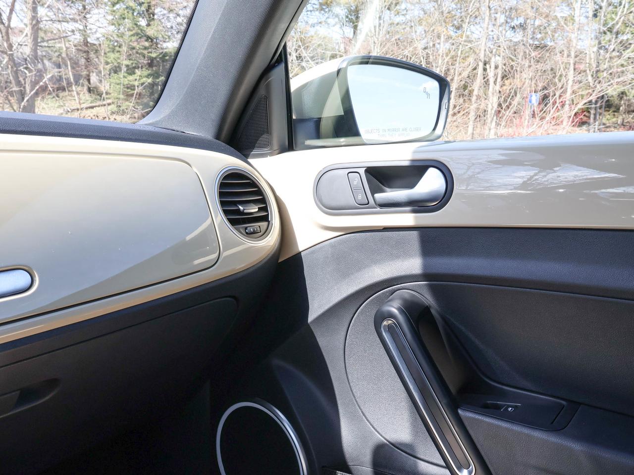 2019 Volkswagen Beetle Wolfsburg Edition Photo