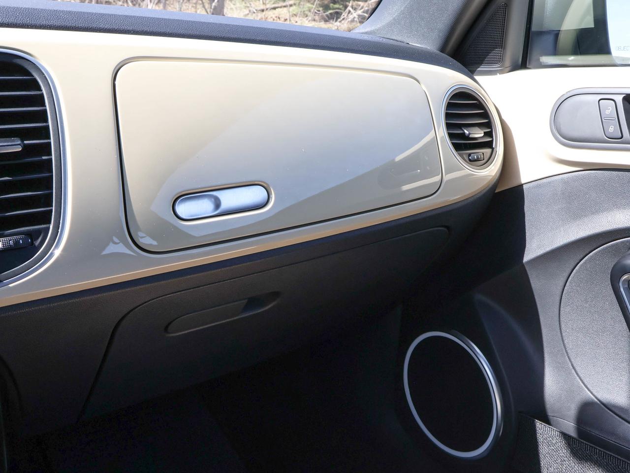 2019 Volkswagen Beetle Wolfsburg Edition Photo