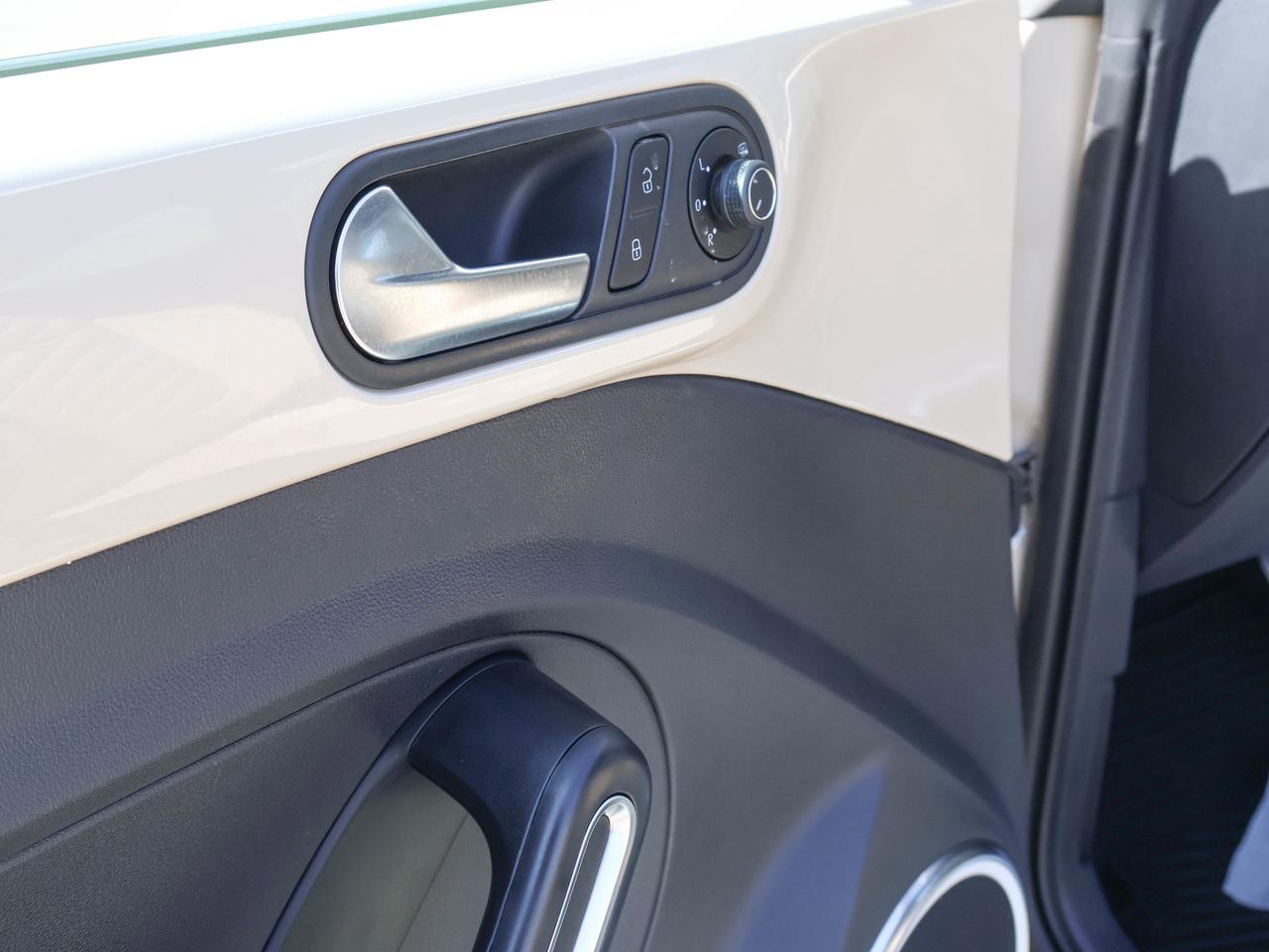 2019 Volkswagen Beetle Wolfsburg Edition Photo