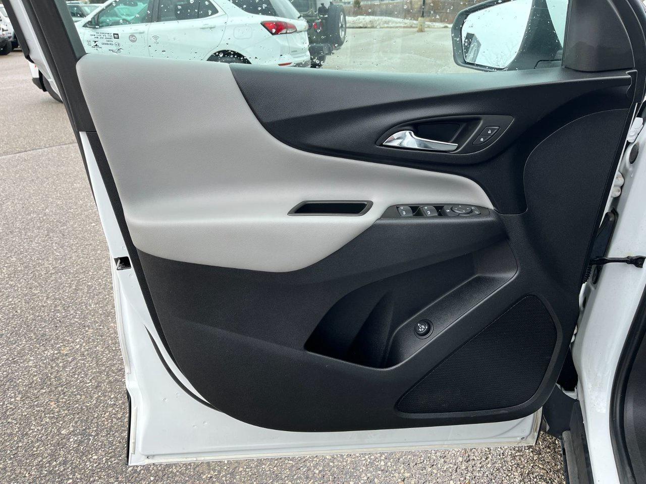 2023 Chevrolet Equinox AWD 4DR LT Photo