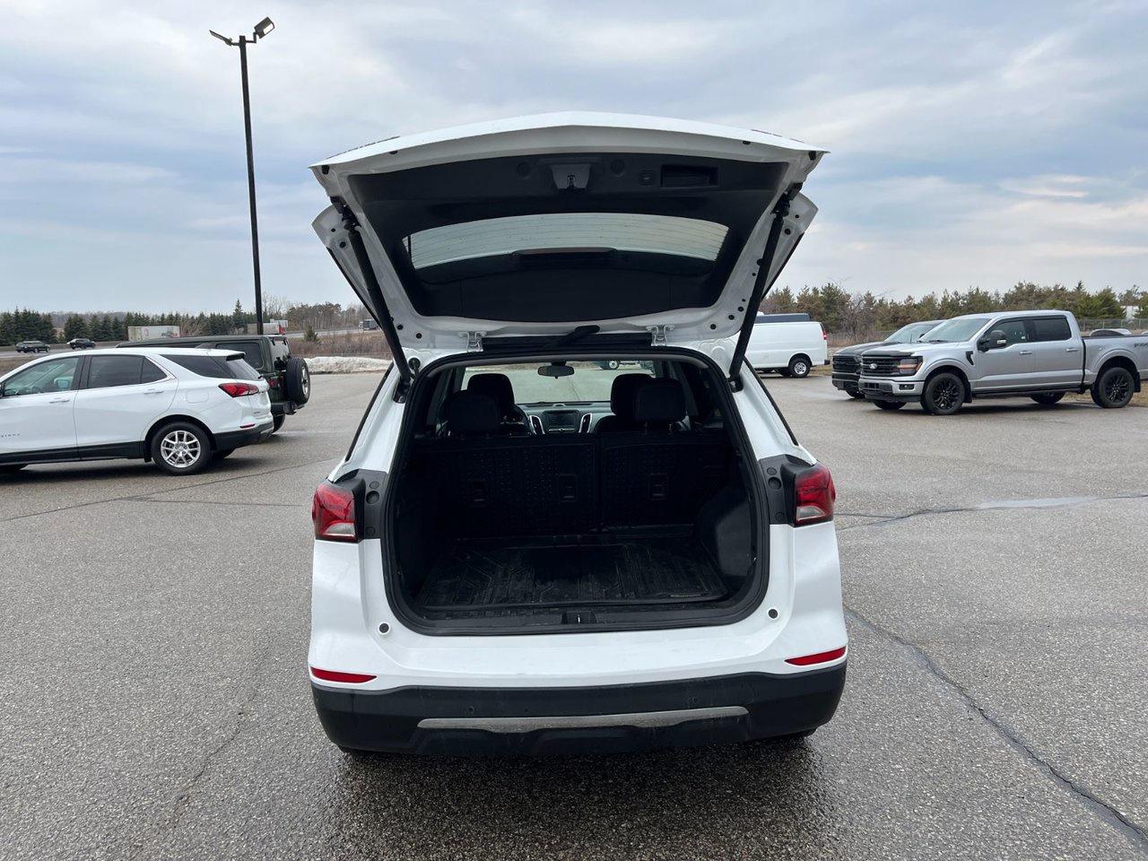 2023 Chevrolet Equinox AWD 4DR LT Photo