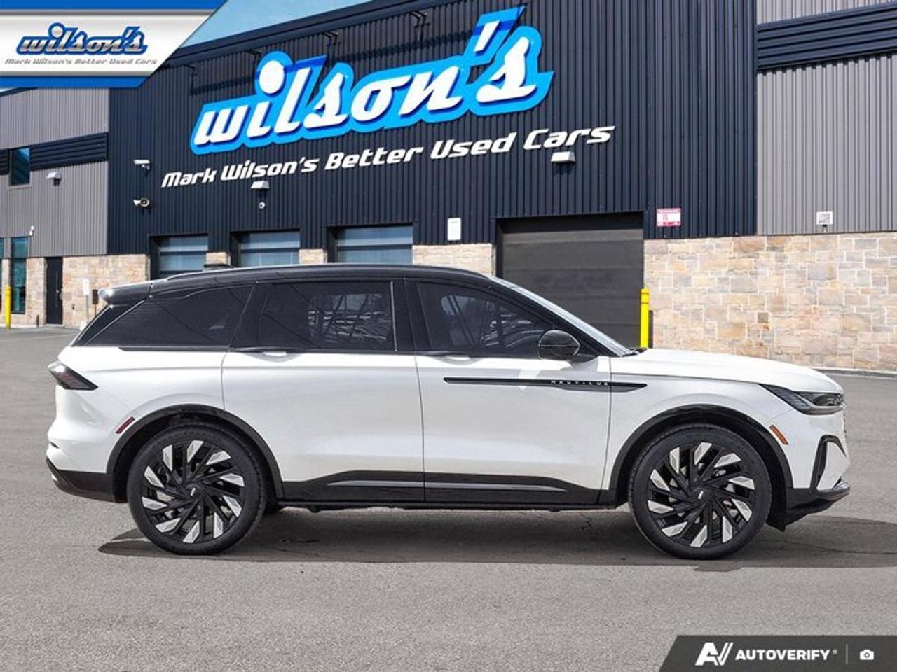2025 Lincoln Nautilus Reserve AWD | Jet Appearance PKG | 22" Alloys | Leather | Pano Sunroof | 360 Cam | Wireless Charging Photo
