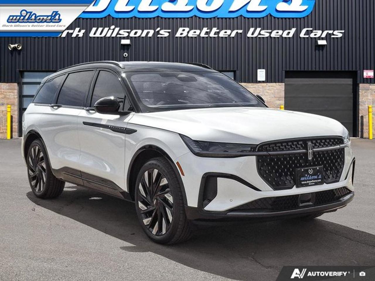 2025 Lincoln Nautilus Reserve AWD | Jet Appearance PKG | 22" Alloys | Leather | Pano Sunroof | 360 Cam | Wireless Charging Photo