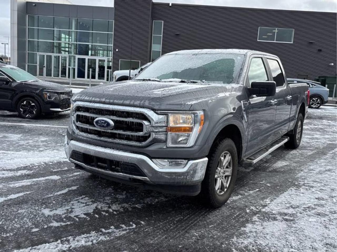 Used 2022 Ford F-150 XLT Crew 4X4 | 3.5L EcoBoost | XTR | Tow Pkg | Bucket Seats | Tailgate Step | CarPlay and More ! for sale in Guelph, ON