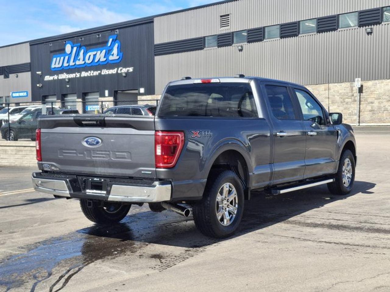 2022 Ford F-150 XLT | 3.5L EcoBoost | XTR | Tow Pkg | Bucket Seats | Tailgate Step | CarPlay and More ! Photo4