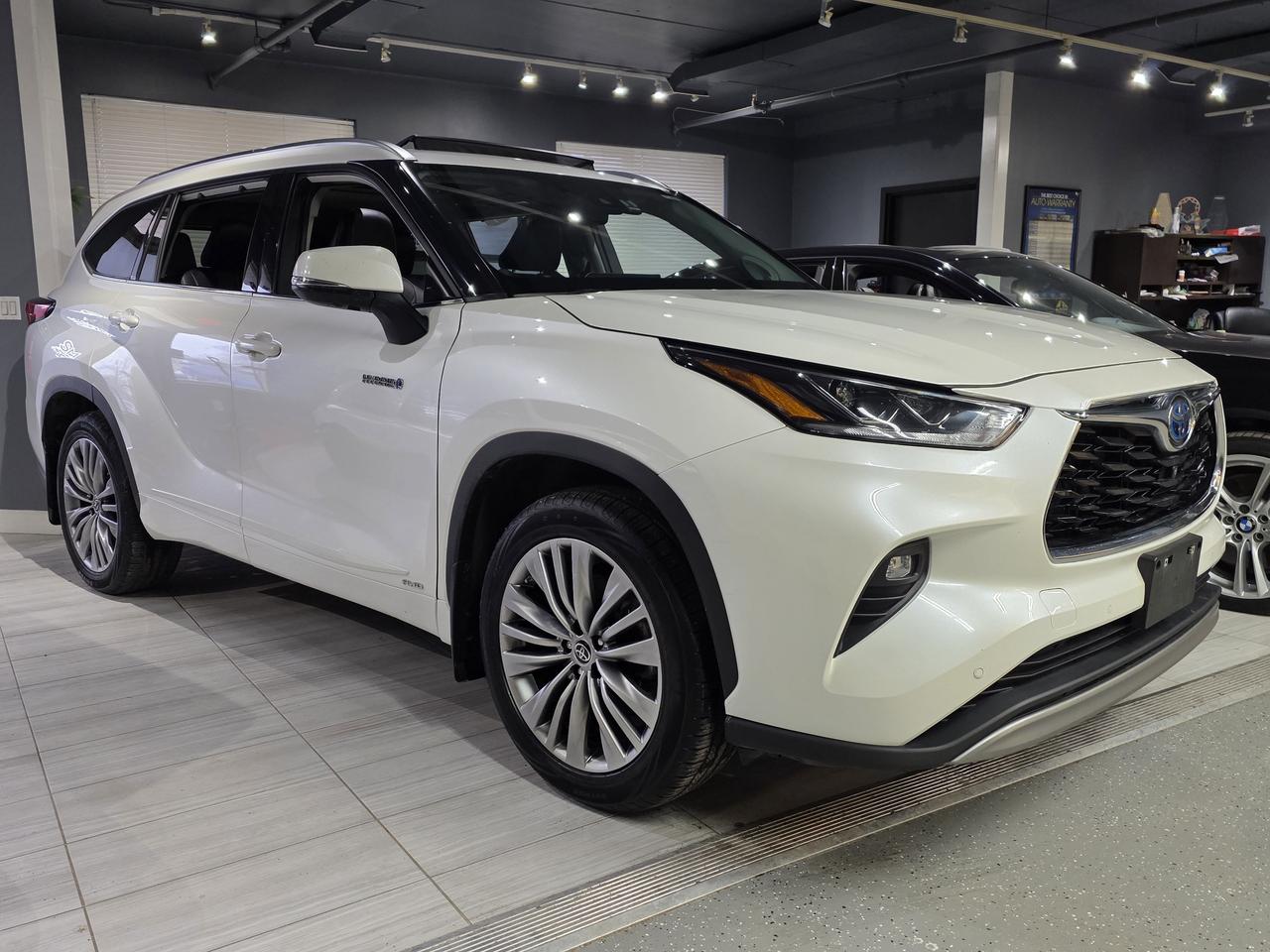 Used 2021 Toyota Highlander Hybrid Platinum for sale in Woodbridge, ON