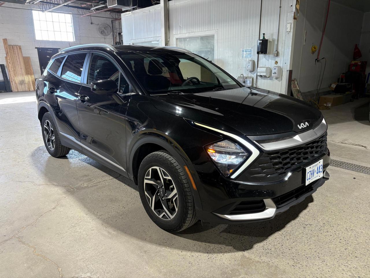 2023 Kia Sportage LX Photo2