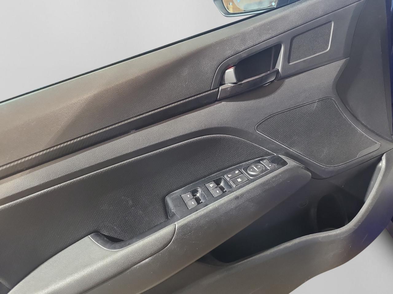 2019 Hyundai Elantra Sport Photo