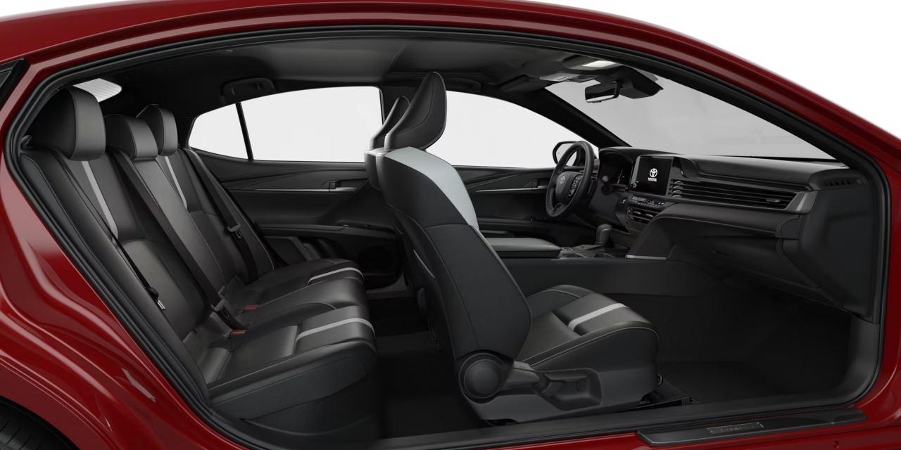 2026 Toyota Camry HYBRID SE UPGRADE FWD Photo