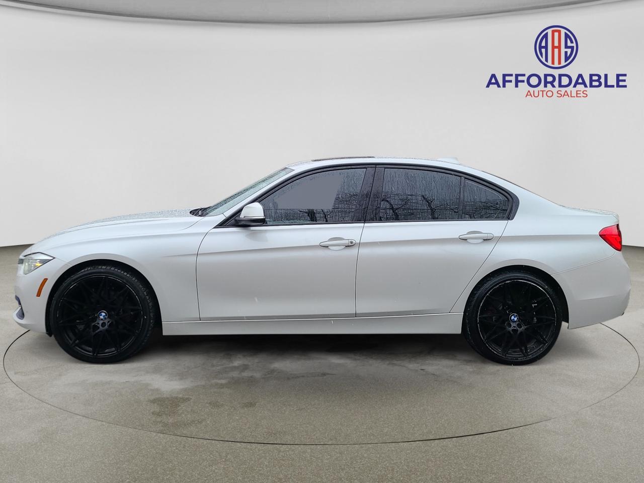 2018 BMW 3 Series 330i xDrive Photo