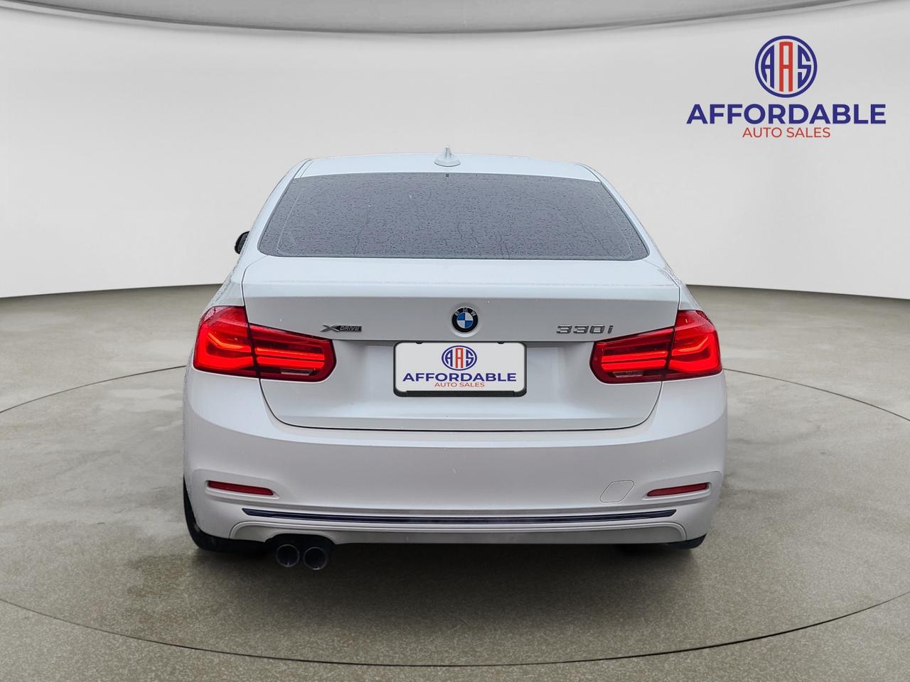 2018 BMW 3 Series 330i xDrive - Photo #4