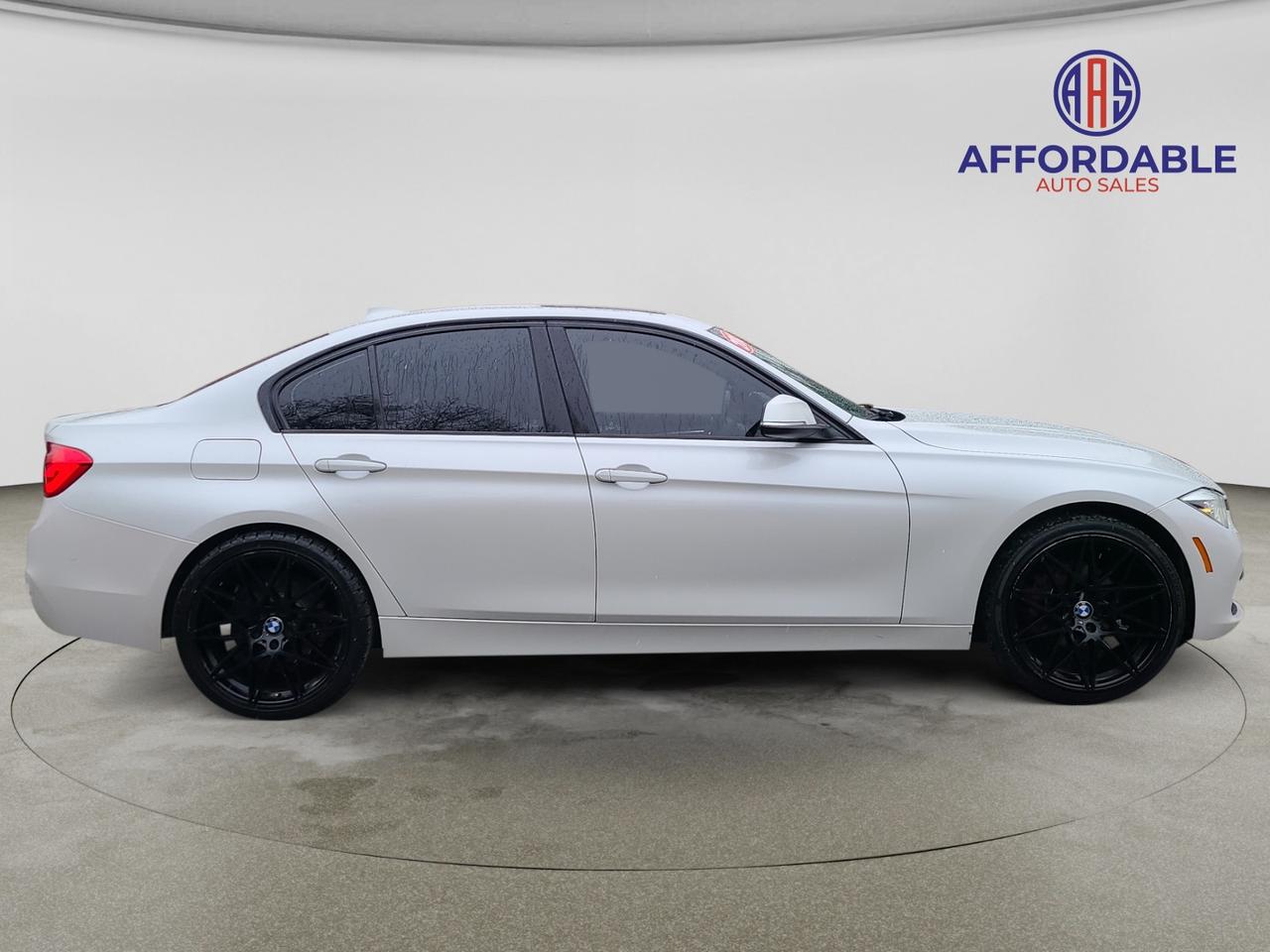 2018 BMW 3 Series 330i xDrive - Photo #6