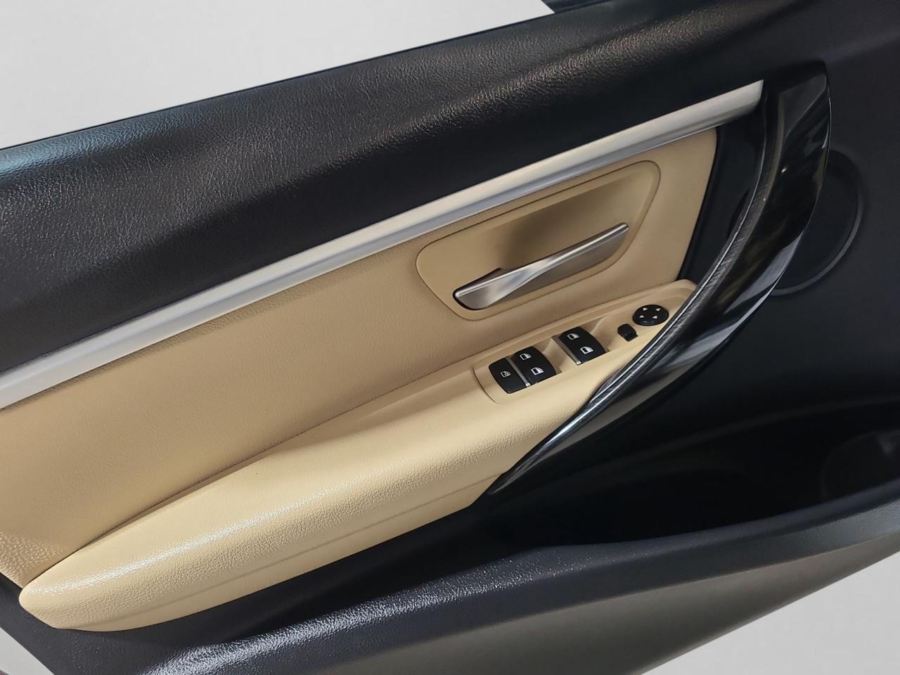 2018 BMW 3 Series 330i xDrive Photo