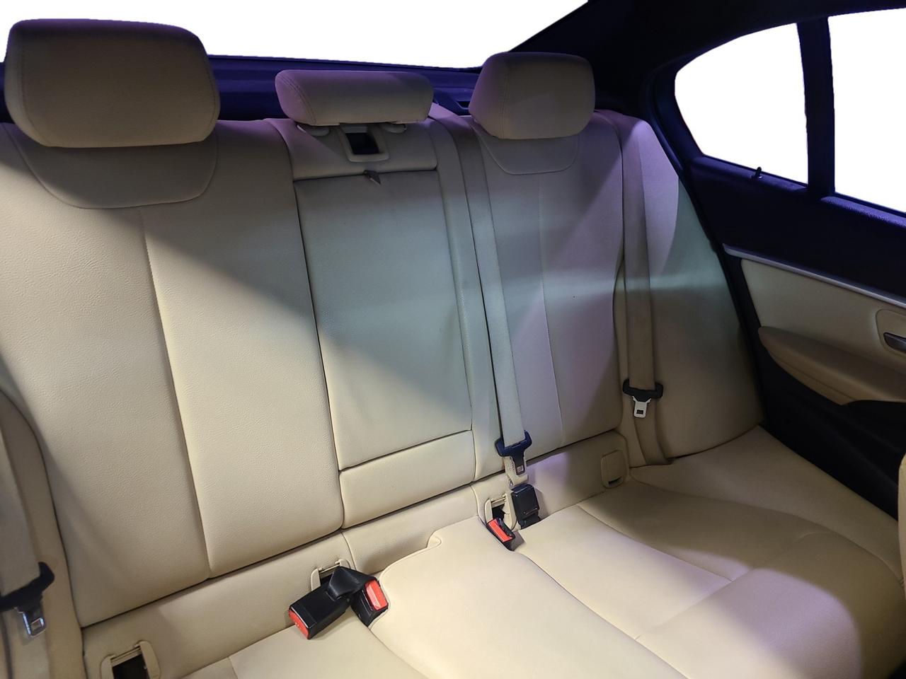 2018 BMW 3 Series 330i xDrive - Photo #17