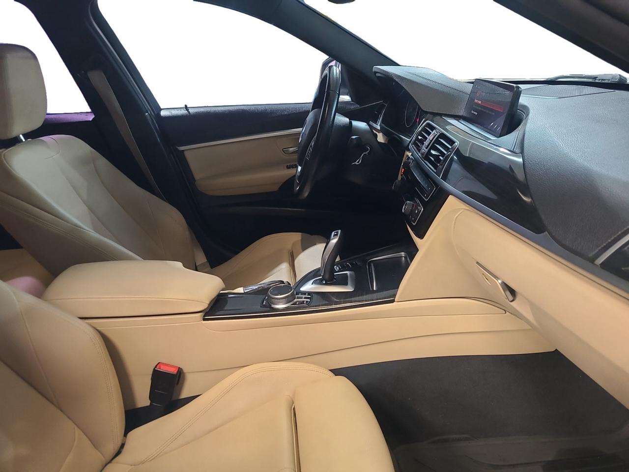 2018 BMW 3 Series 330i xDrive - Photo #16