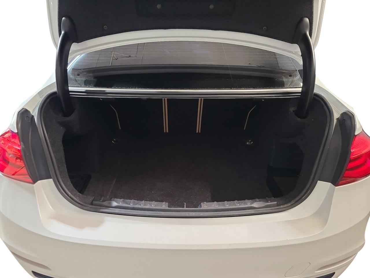 2018 BMW 3 Series 330i xDrive - Photo #18