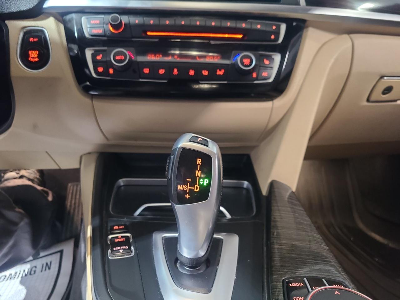 2018 BMW 3 Series 330i xDrive Photo