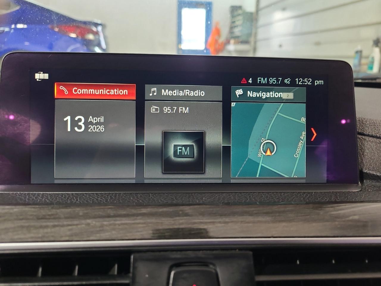 2018 BMW 3 Series 330i xDrive Photo