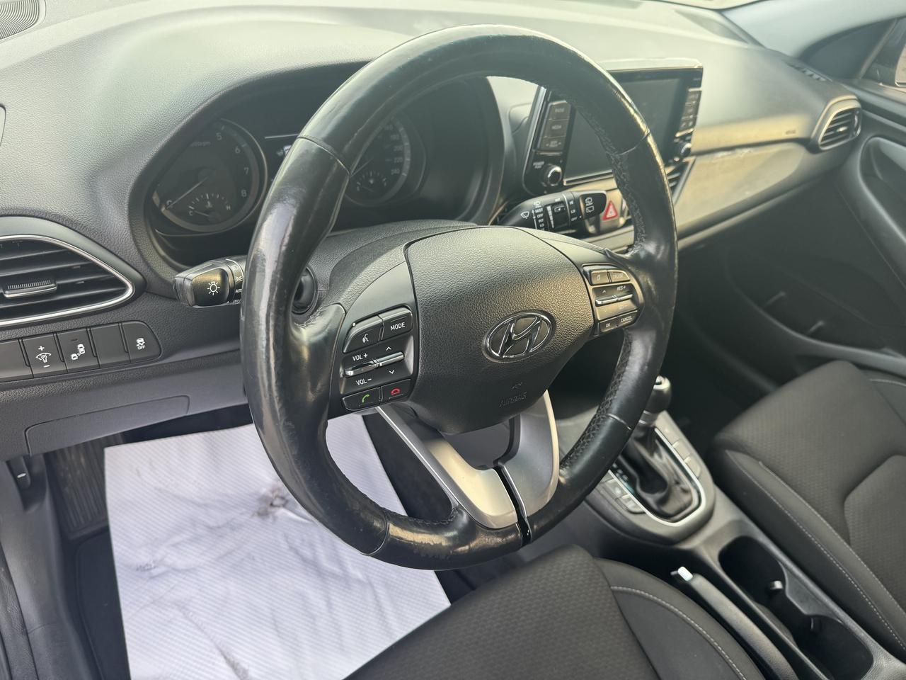 2018 Hyundai Elantra GT GL Photo