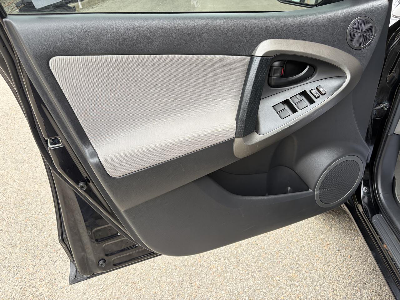 2010 Toyota RAV4 LIMITED  Photo