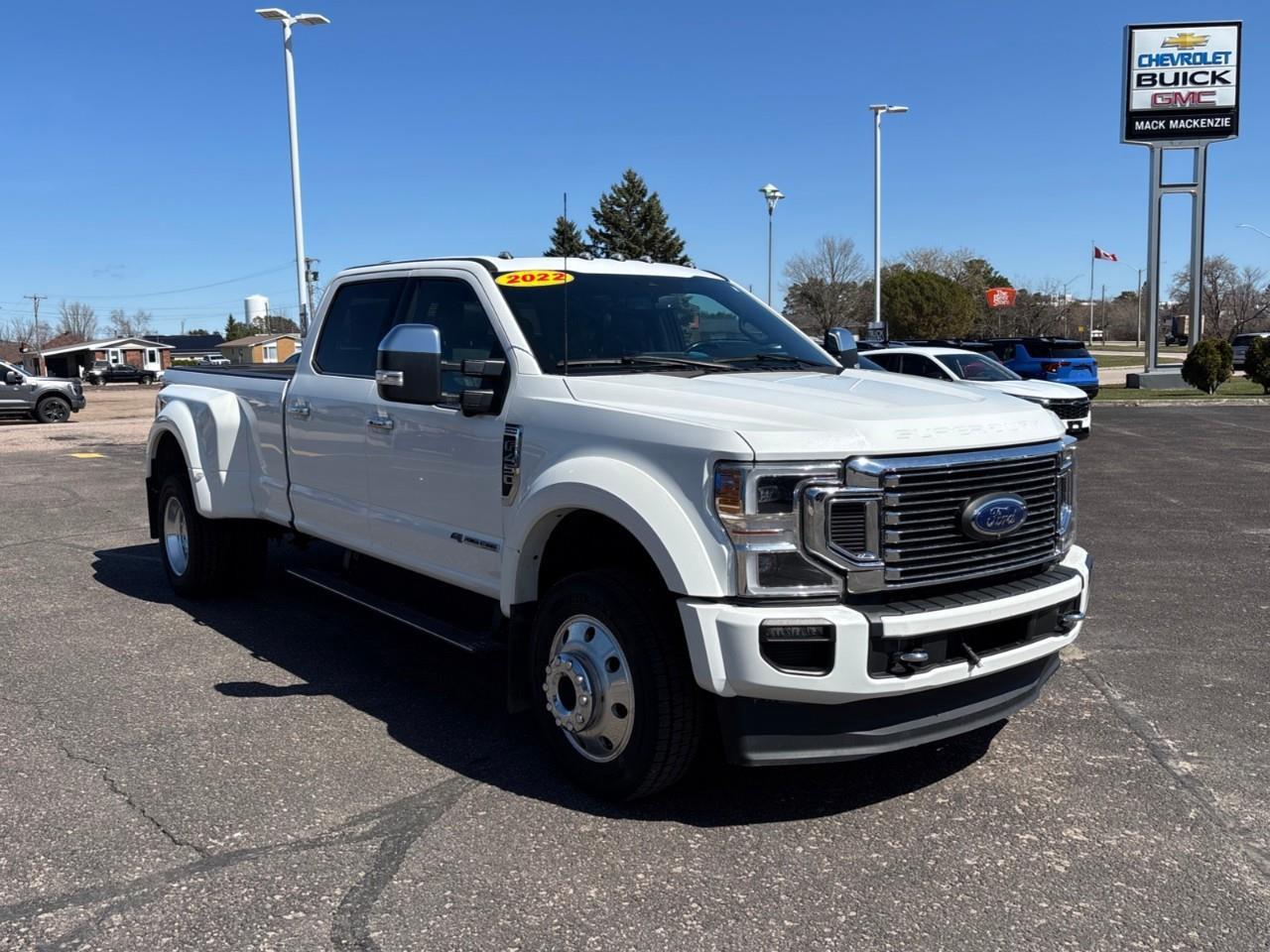 2022 Ford F-450 Platinum Photo
