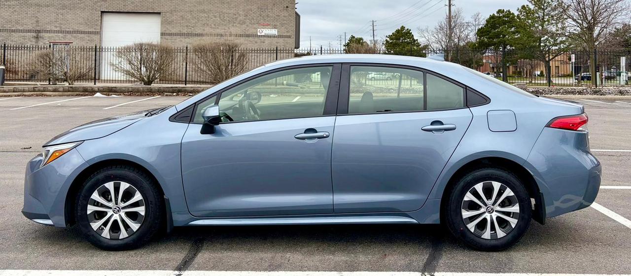 2023 Toyota Corolla Hybrid LE - Photo #3