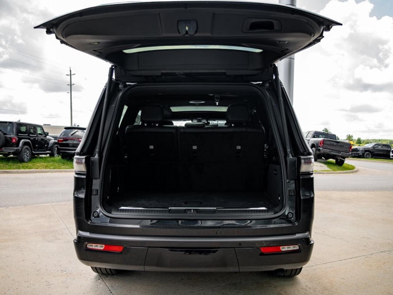 2026 Jeep Grand Wagoneer SUMMIT OBSIDIAN Photo