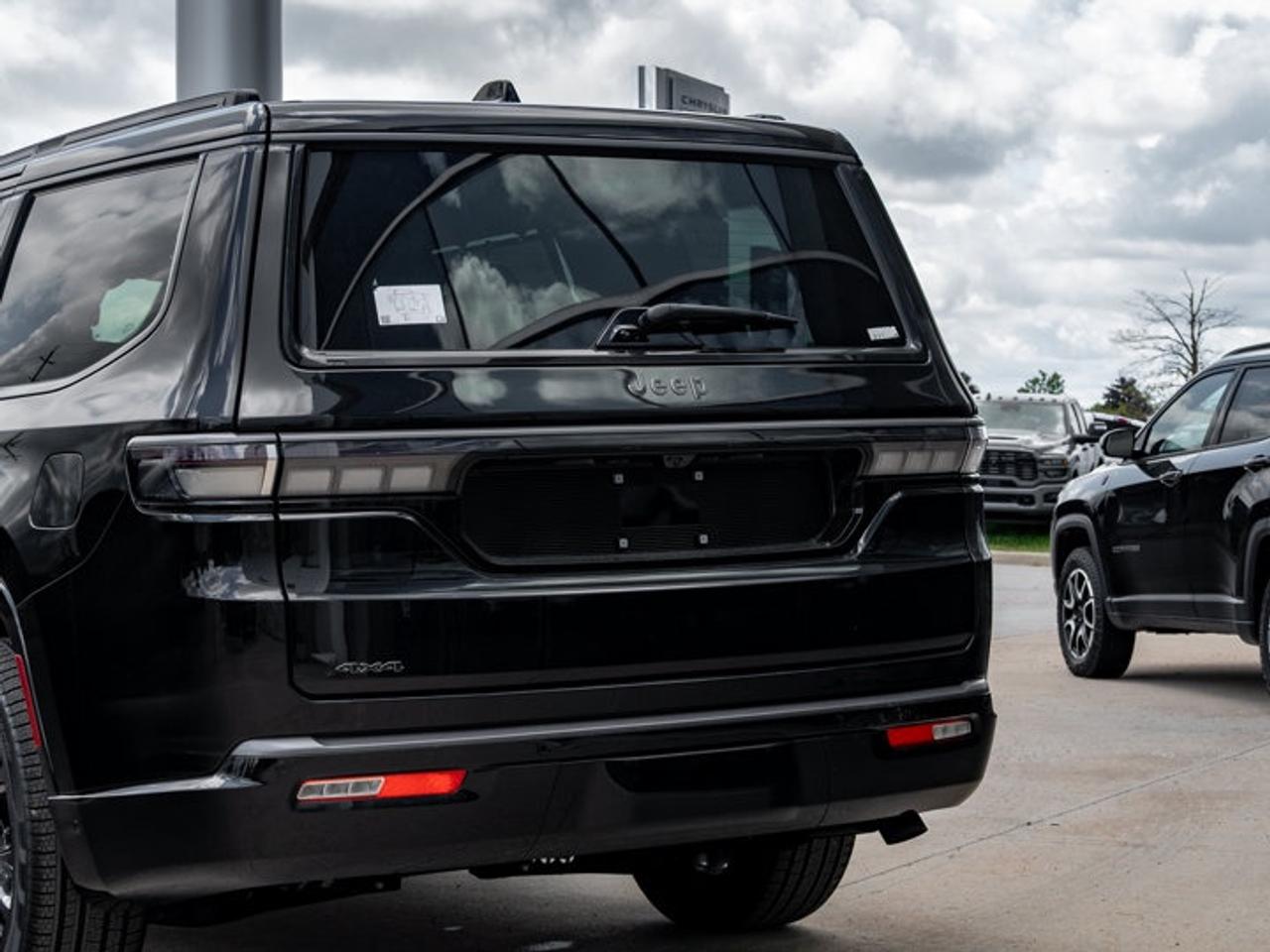 2026 Jeep Grand Wagoneer SUMMIT OBSIDIAN Photo