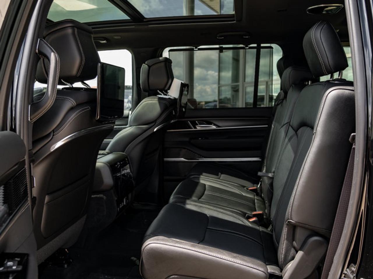 2026 Jeep Grand Wagoneer SUMMIT OBSIDIAN Photo