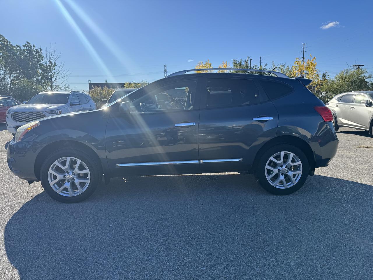 2013 Nissan Rogue SV Photo