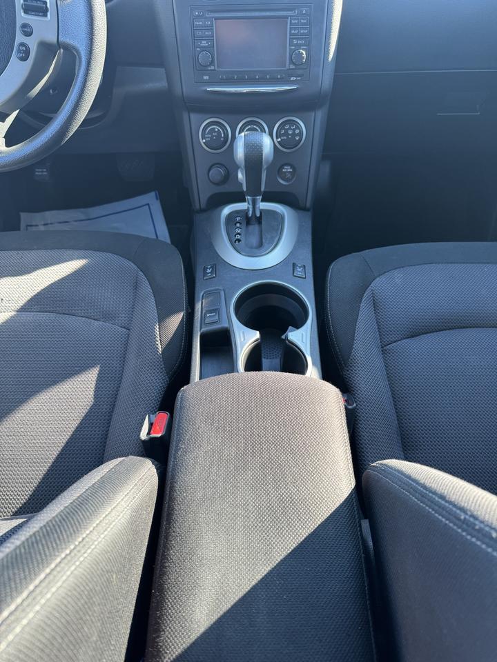 2013 Nissan Rogue SV Photo