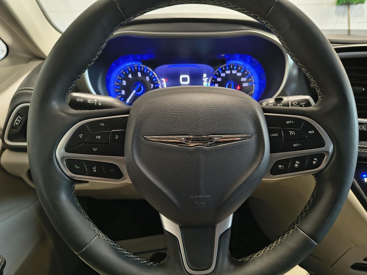 2022 Chrysler Pacifica Touring L Photo0