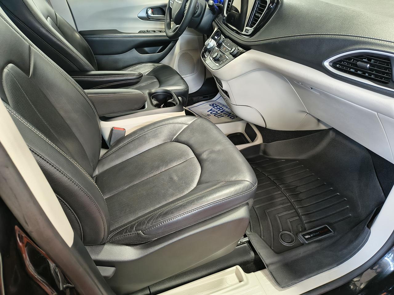 2022 Chrysler Pacifica Touring L Photo
