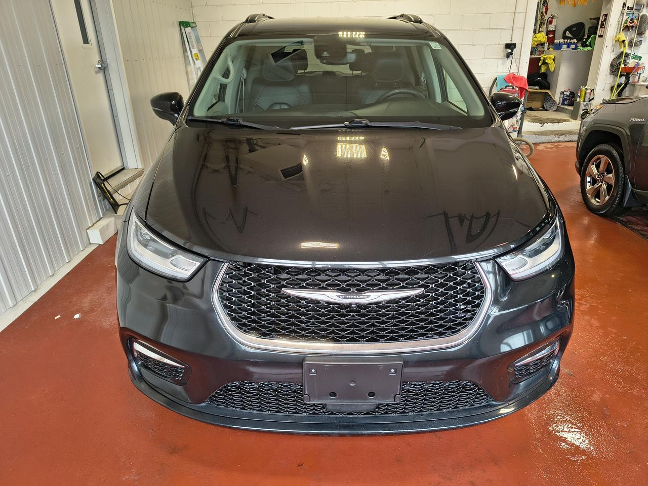 2022 Chrysler Pacifica Touring L Photo0