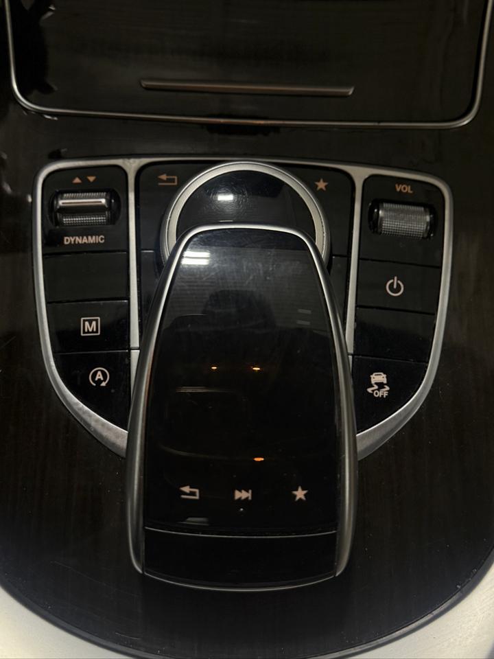 2019 Mercedes-Benz GLC 300 GLC 300 | BEIGE INTERIOR Photo