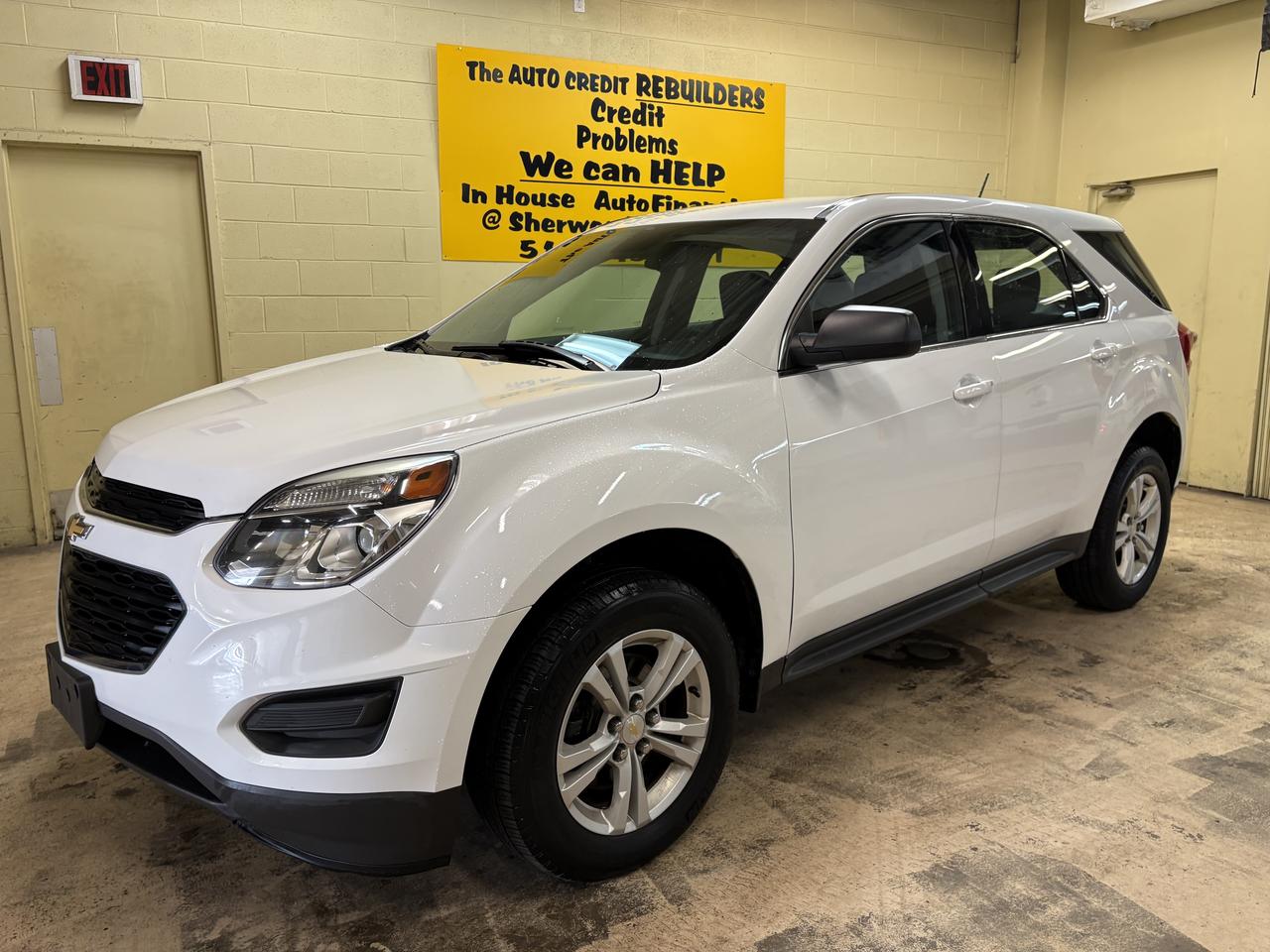 2017 Chevrolet Equinox LS Photo2